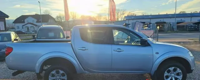 MITSUBISHI L 200 