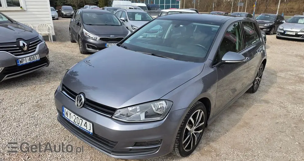 VOLKSWAGEN Golf 