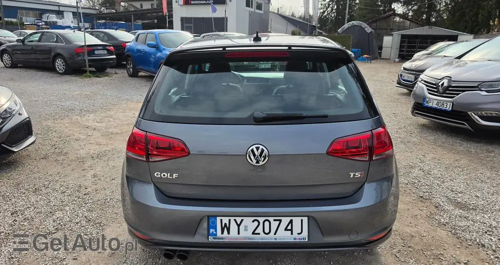 VOLKSWAGEN Golf 