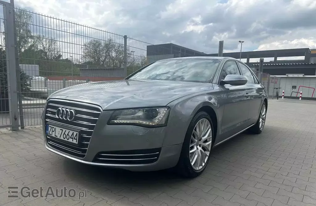 AUDI A8 