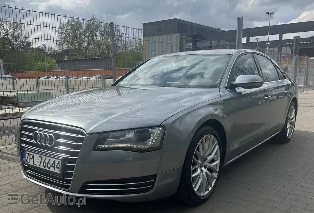 AUDI A8 