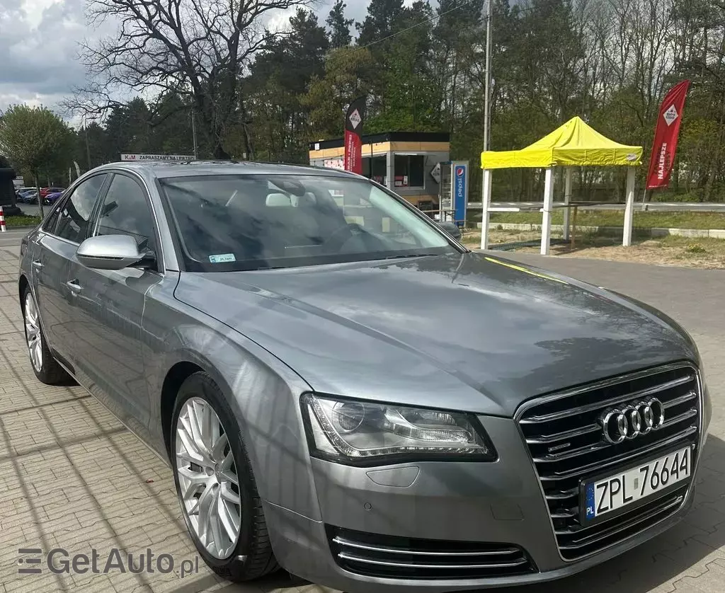 AUDI A8 