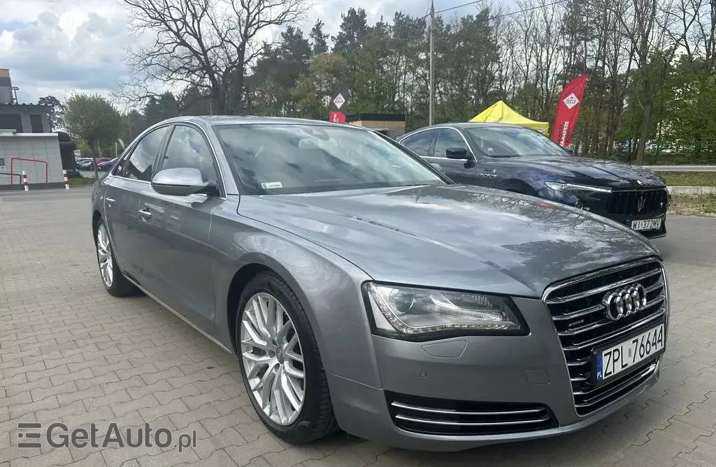 AUDI A8 