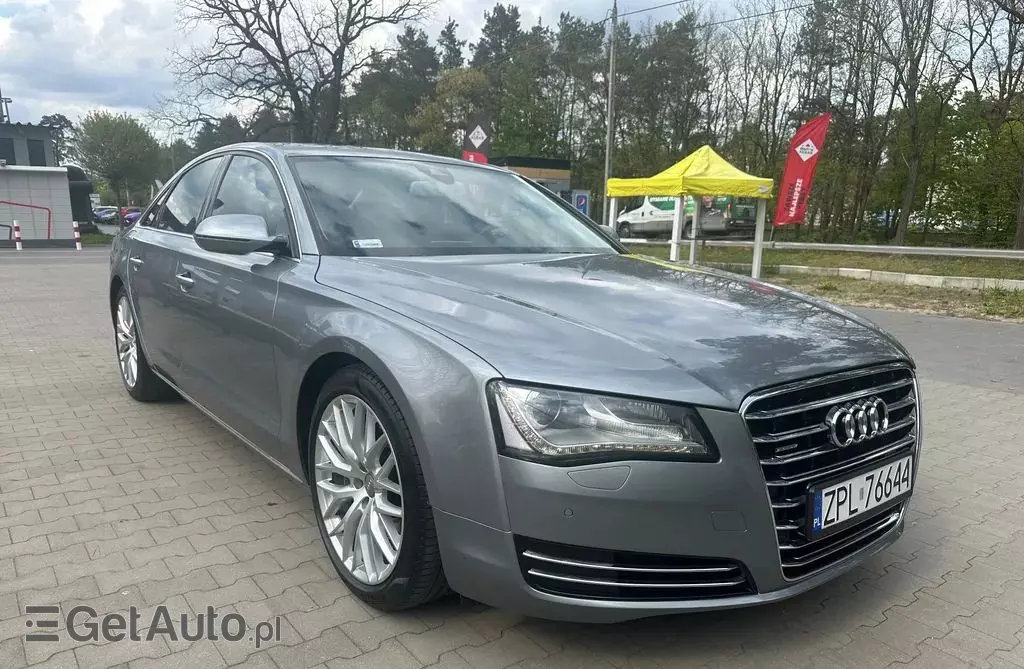 AUDI A8 