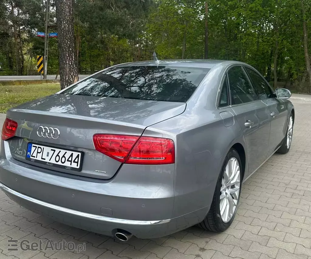 AUDI A8 