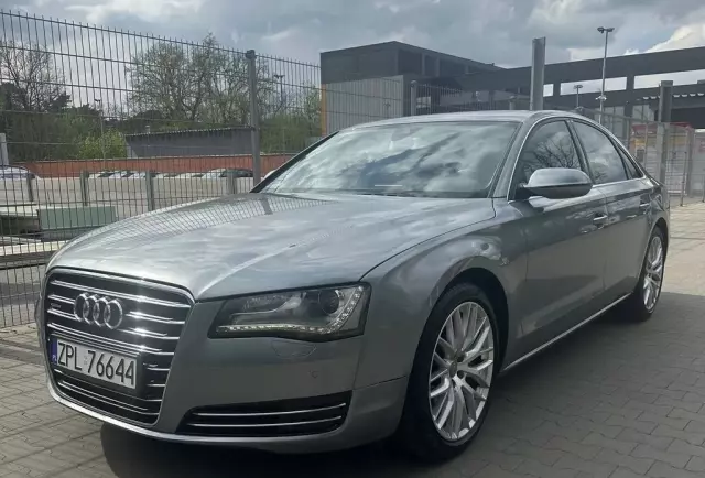 AUDI A8 