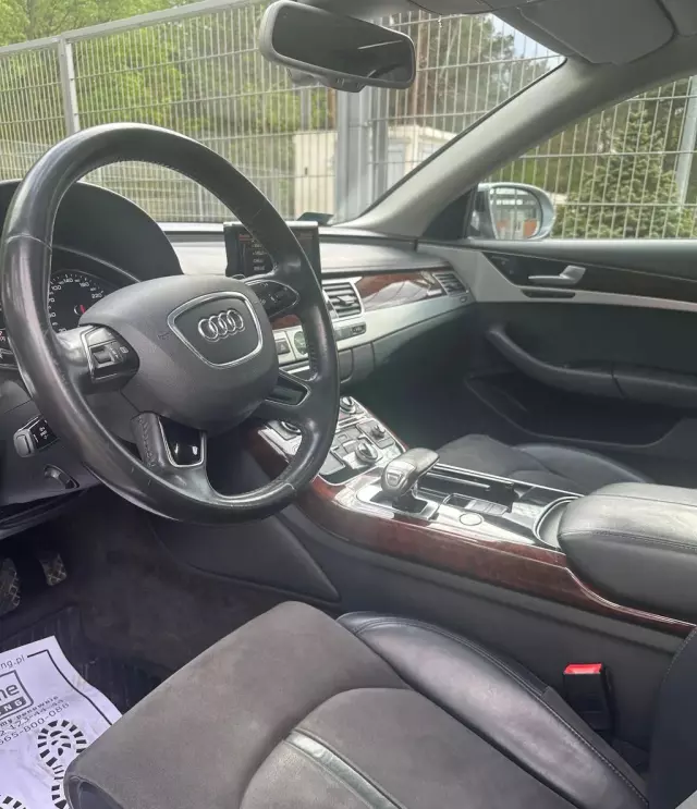 AUDI A8 