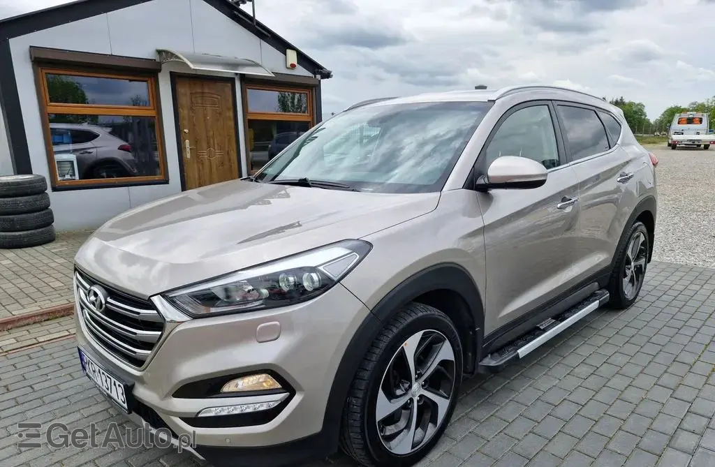 HYUNDAI Tucson 