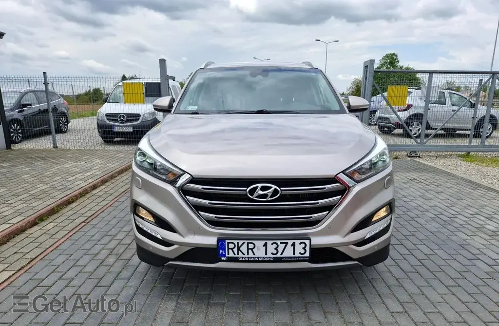 HYUNDAI Tucson 