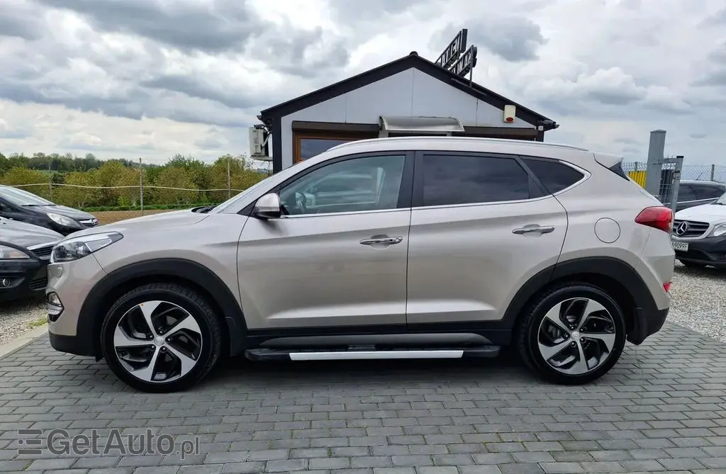 HYUNDAI Tucson 