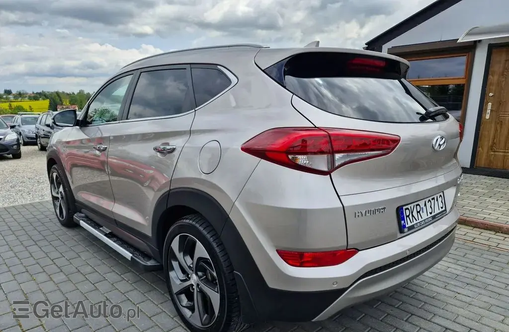 HYUNDAI Tucson 