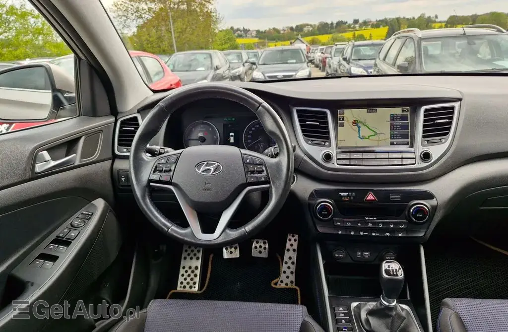 HYUNDAI Tucson 