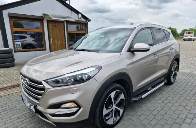 HYUNDAI Tucson 