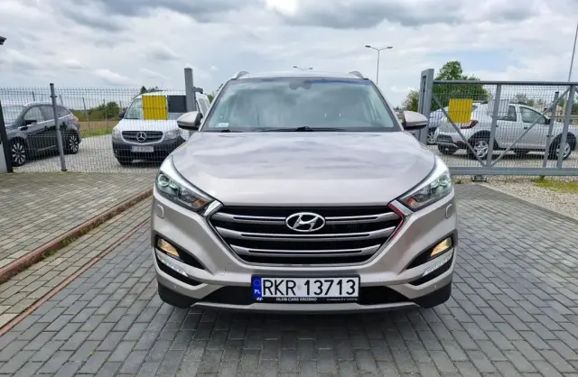 HYUNDAI Tucson 