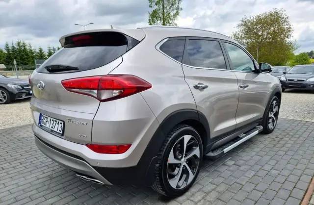 HYUNDAI Tucson 