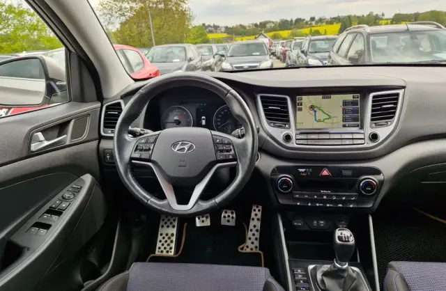 HYUNDAI Tucson 