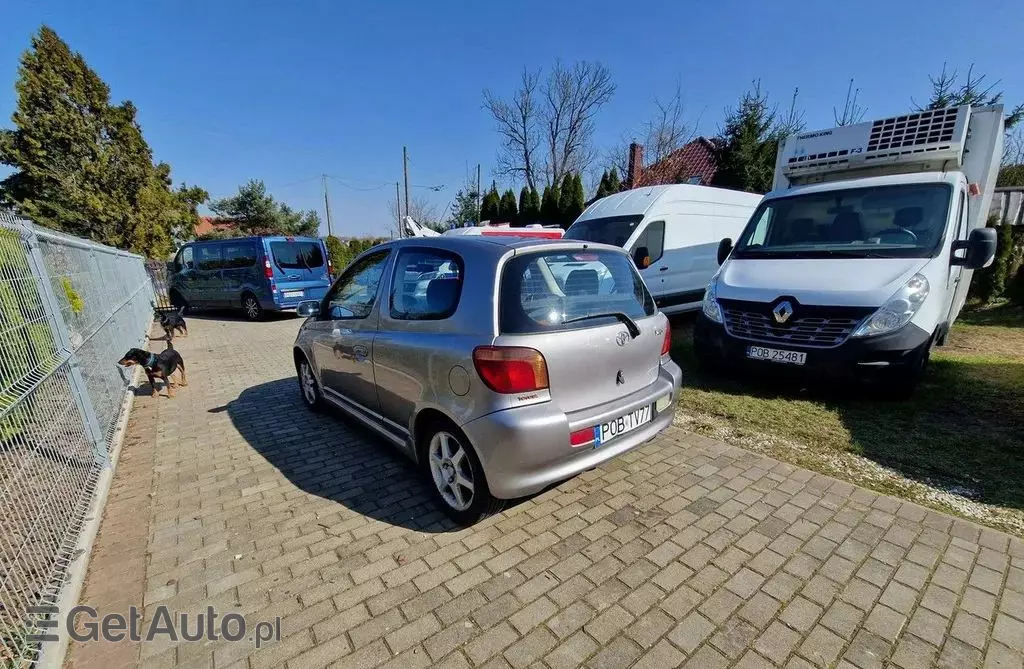 TOYOTA Yaris 