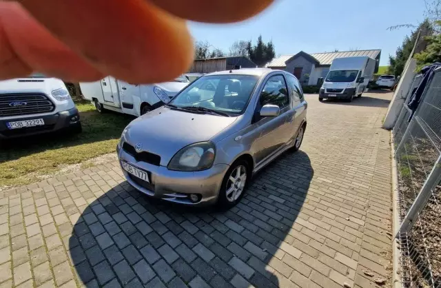 TOYOTA Yaris 