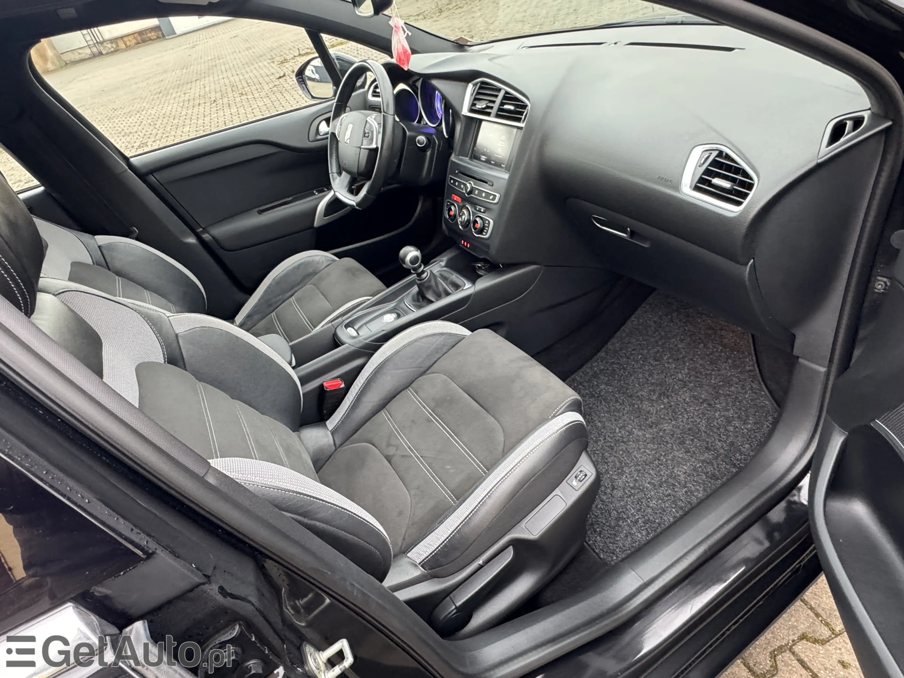 DS. AUTOMOBILES DS4 BE Chic EAT