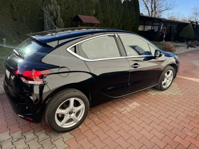 DS. AUTOMOBILES DS4 BE Chic EAT