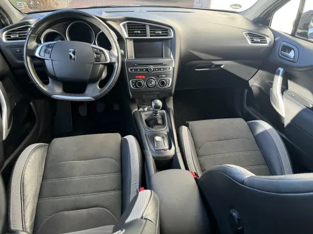 DS. AUTOMOBILES DS4 BE Chic EAT