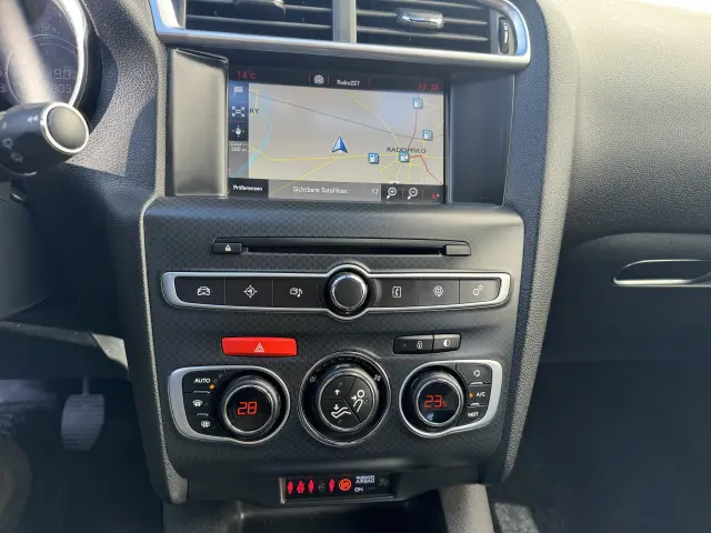 DS. AUTOMOBILES DS4 BE Chic EAT