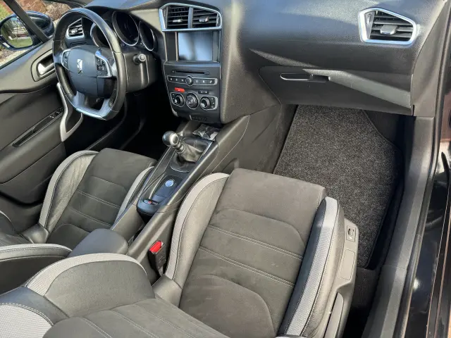 DS. AUTOMOBILES DS4 BE Chic EAT