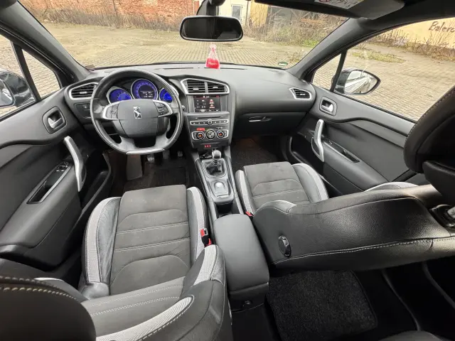 DS. AUTOMOBILES DS4 BE Chic EAT