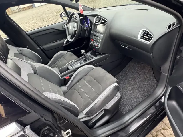 DS. AUTOMOBILES DS4 BE Chic EAT