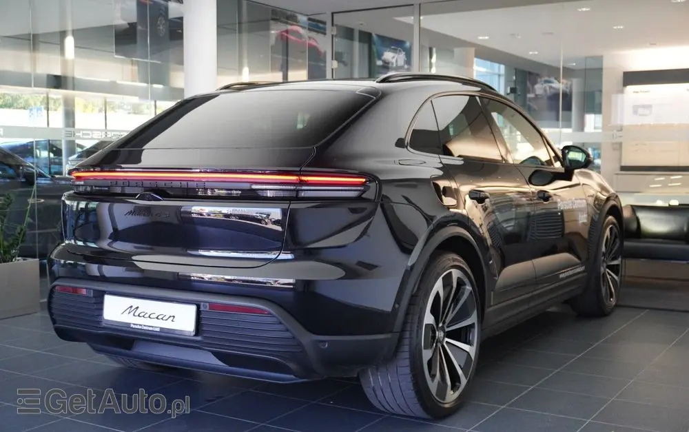 PORSCHE Macan 