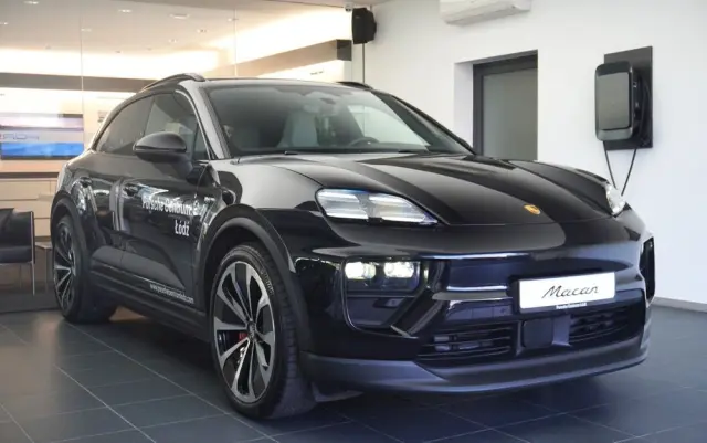 PORSCHE Macan 