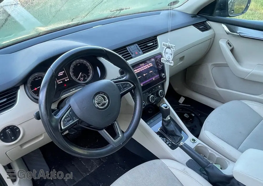 SKODA Octavia 1.4 TSI DSG Drive