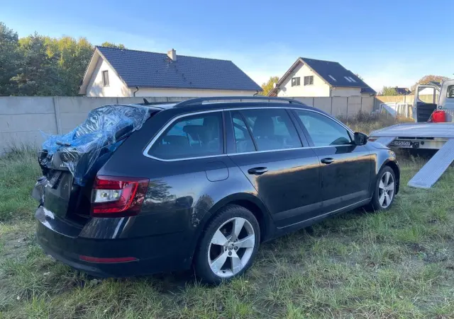 SKODA Octavia 1.4 TSI DSG Drive