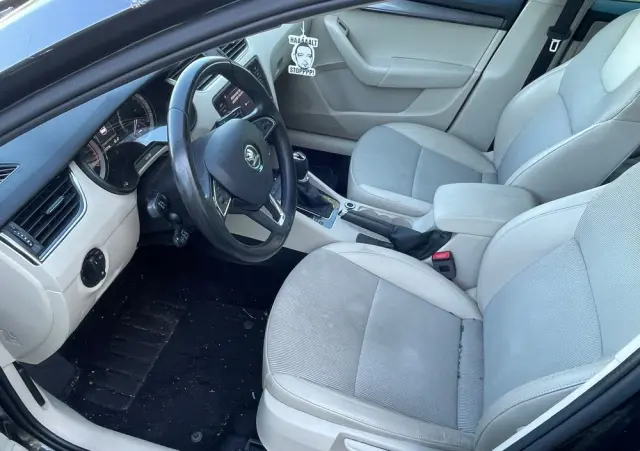 SKODA Octavia 1.4 TSI DSG Drive