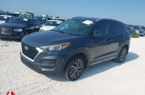 HYUNDAI Tucson 