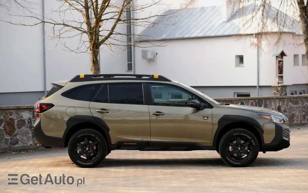 SUBARU Outback 