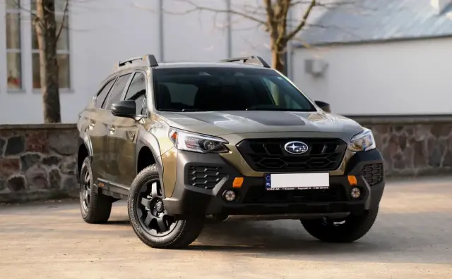 SUBARU Outback 