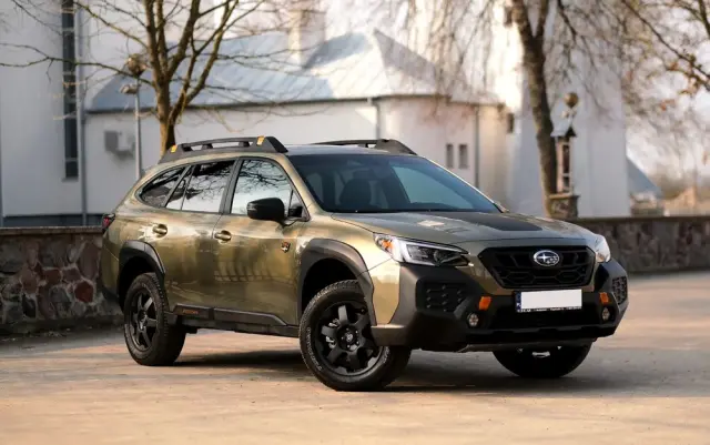 SUBARU Outback 