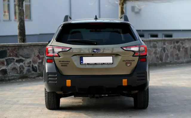 SUBARU Outback 