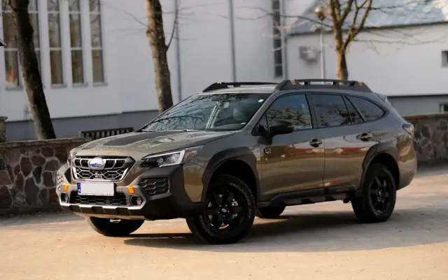 SUBARU Outback 