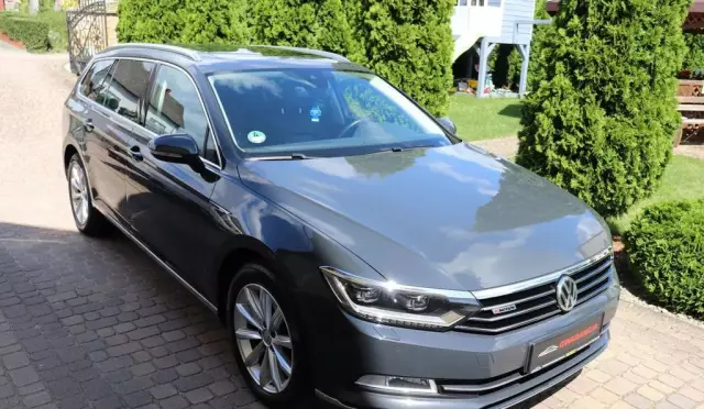 VOLKSWAGEN Passat 