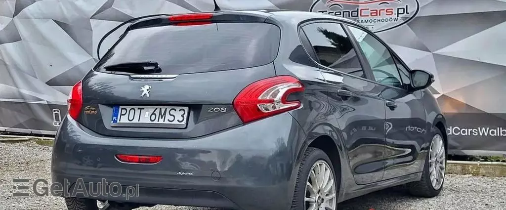 PEUGEOT 208 