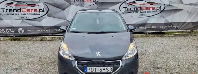 PEUGEOT 208 
