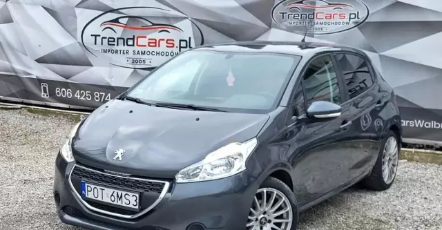 PEUGEOT 208 