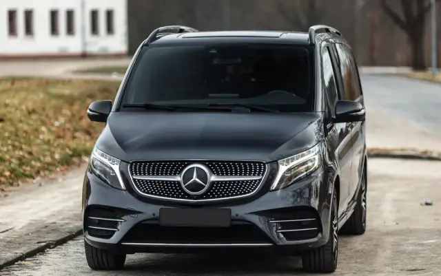 MERCEDES-BENZ Klasa V 300 d lang 9G-TRONIC Avantgarde Edition Edition 19