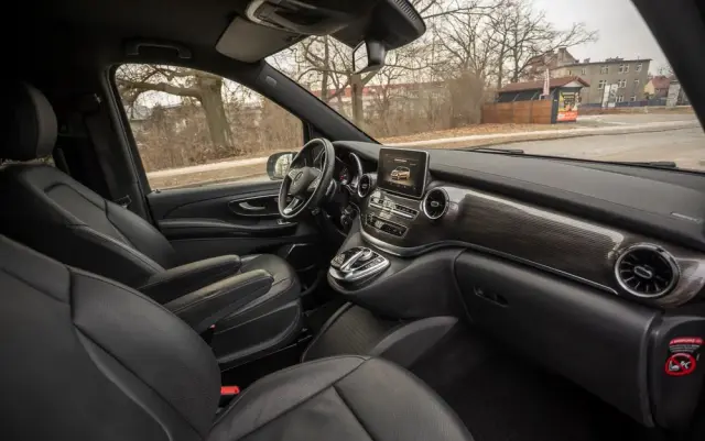 MERCEDES-BENZ Klasa V 300 d lang 9G-TRONIC Avantgarde Edition Edition 19