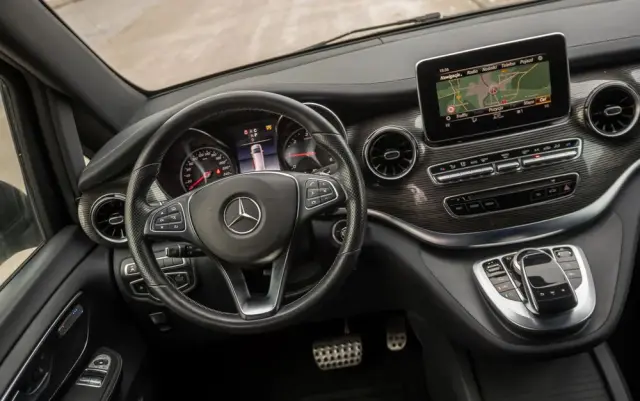 MERCEDES-BENZ Klasa V 300 d lang 9G-TRONIC Avantgarde Edition Edition 19