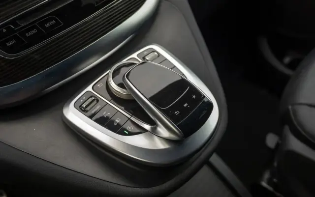 MERCEDES-BENZ Klasa V 300 d lang 9G-TRONIC Avantgarde Edition Edition 19