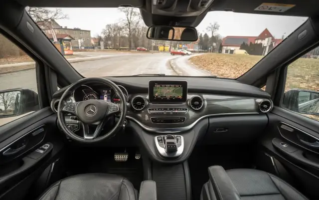 MERCEDES-BENZ Klasa V 300 d lang 9G-TRONIC Avantgarde Edition Edition 19