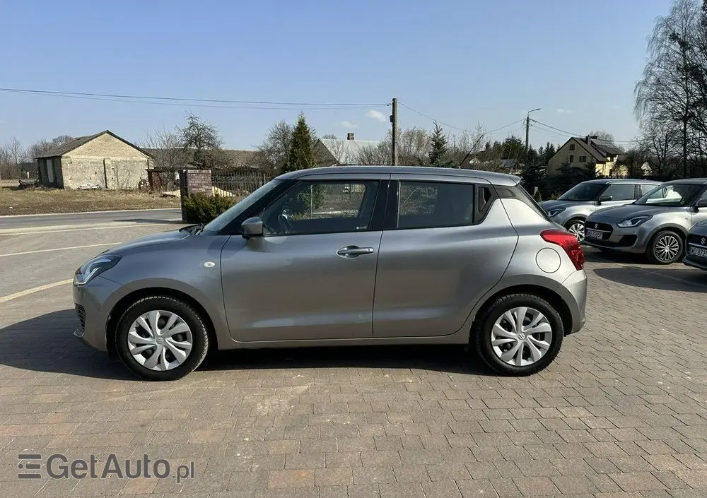 SUZUKI Swift 
